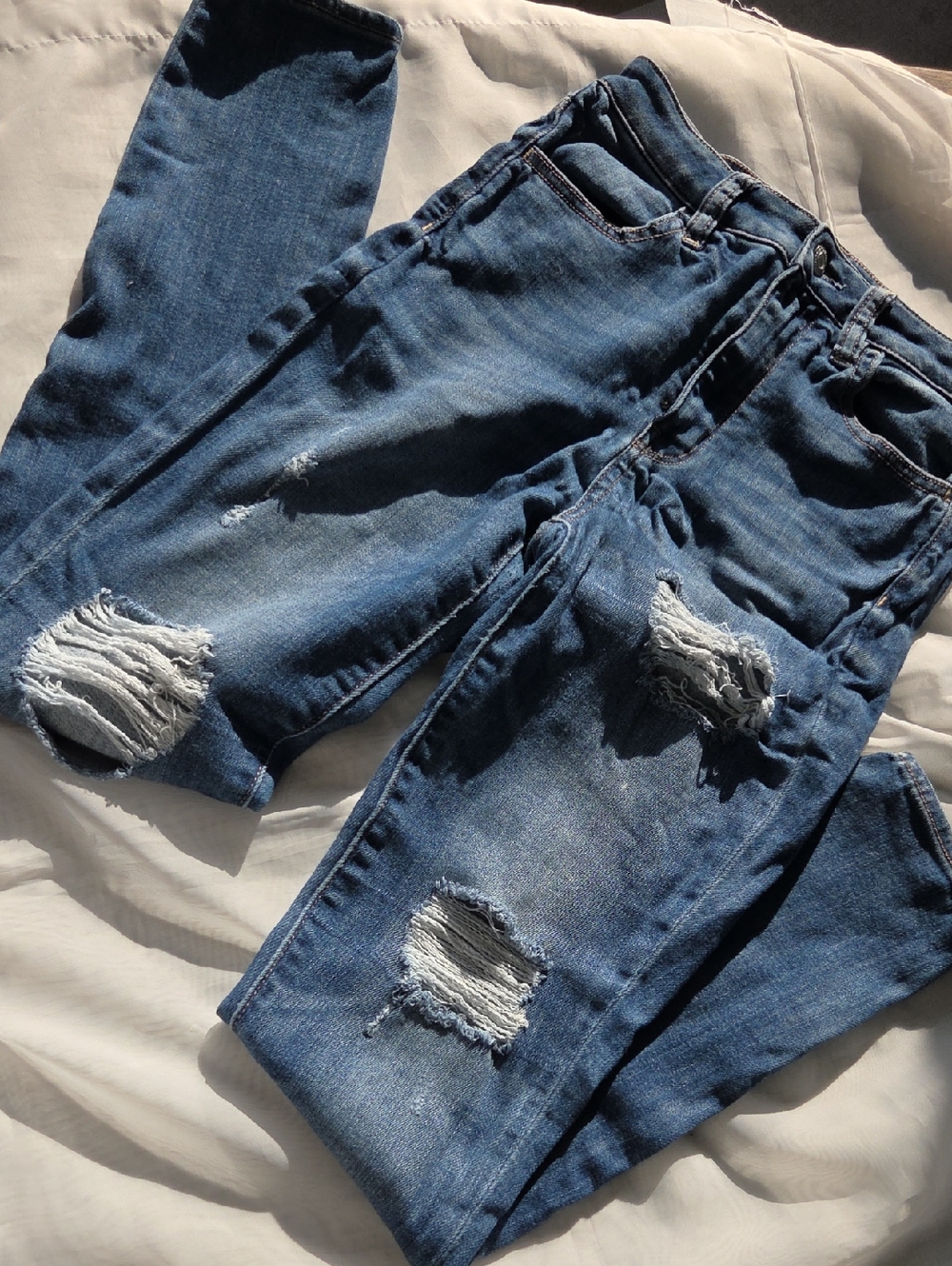 American Eagle Outfitters Women's Skinny Jeans - Medium Blue Distressed
